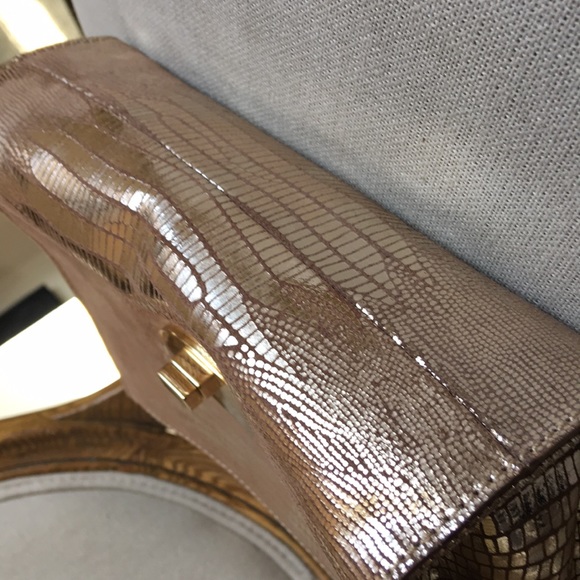 Michael Kors python bag not been used:) Excellent! - Picture 7 of 7